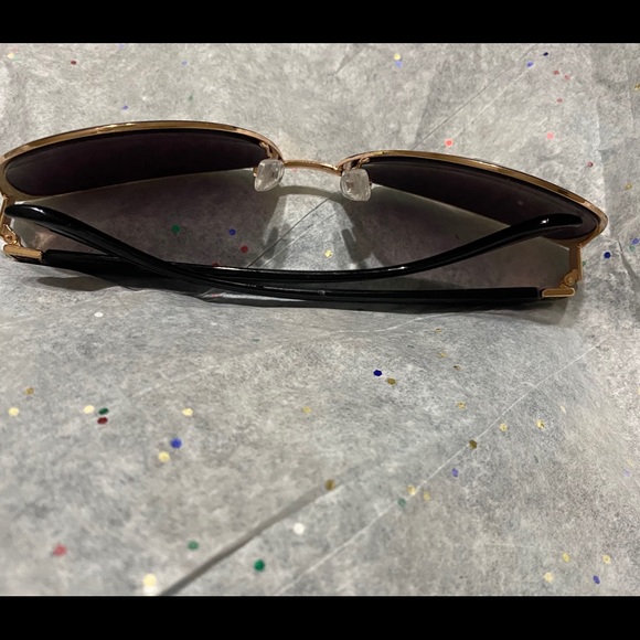 New sunglasses - Picture 3 of 6